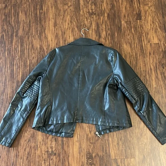 Levi’s Faux Leather Jacket - Picture 2 of 12